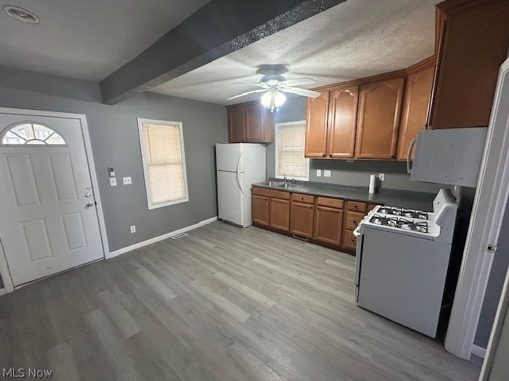 Photo of 12224 Fairview Court #1, Cleveland, OH 44106 (MLS # 5205293)