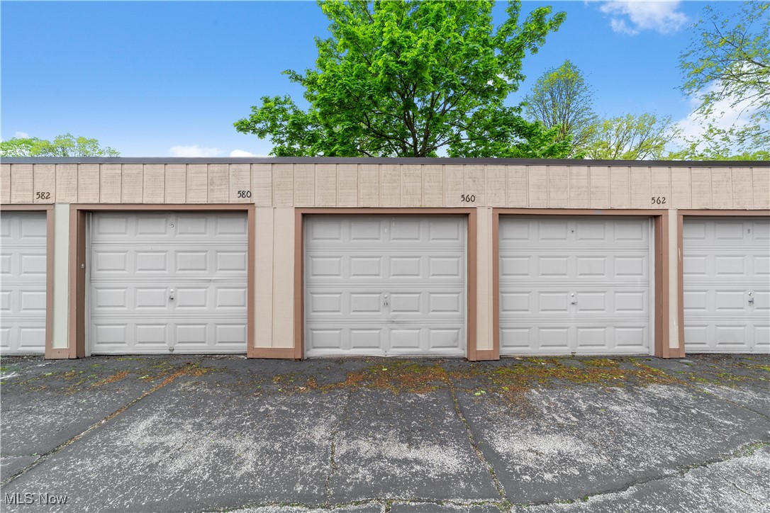 11560 Harbour Light Drive, North Royalton, Ohio image 24
