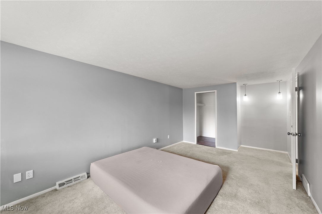 11560 Harbour Light Drive, North Royalton, Ohio image 20