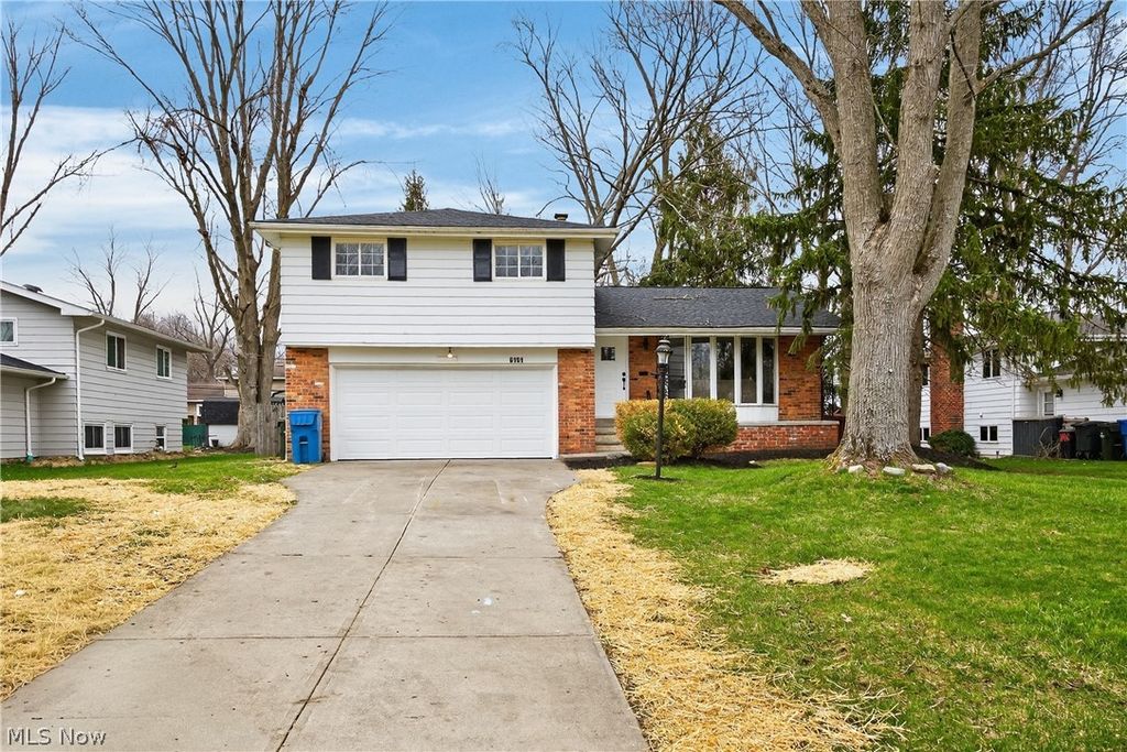 Photo of 6151 Sherwood Drive, North Olmsted, OH 44070 (MLS # 5199345)