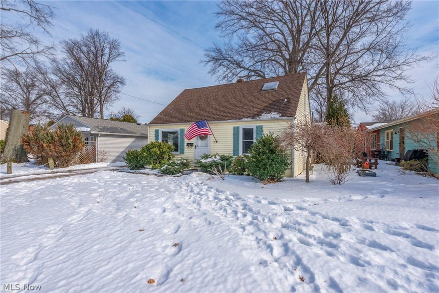 Cute as a button and ideally located near the lake, this charming home offers access to a private pier and picnic area where you can enjoy beautiful sunsets and the relaxed feel of lake living. Situated in a friendly neighborhood, you’ll love being close to schools, the library, a newly updated park, city pool, boat dockage, city park and beach, and scenic trails.
Inside, the home features a bright, open floor plan with hardwood floors in many rooms, creating a spacious yet cozy atmosphere. The first-floor master bedroom provides convenient one-floor living, while two adorable bedrooms upstairs offer additional space for family, guests, or a home office. The updated bathroom and refreshed kitchen add to the home’s move-in-ready appeal.
Recent improvements include a vapor barrier and Humidex system in the crawl space, laundry room updates, new carpet in the master, and updated lighting and ceiling fans (2025). Additional updates include windows, landscaping, and exterior doors (2024), central air (2019), furnace (2017), and roof (2010).
Outside, lush new landscaping with beautiful plants and flowers provides privacy and a peaceful setting to relax or entertain on the patio and deck. This clean, bright, and charming home is a wonderful opportunity to enjoy comfortable living close to the lake and all the amenities the area has to offer.