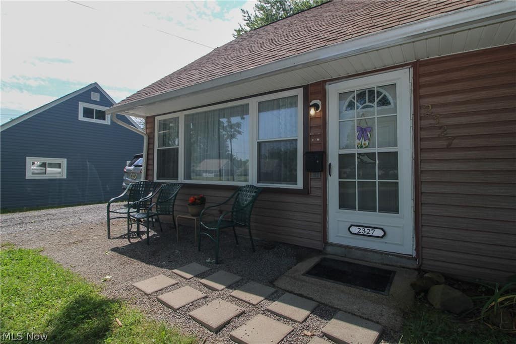 Photo of 2327 Bel Aire Lane, Youngstown, OH 44514 (MLS # 5224744)