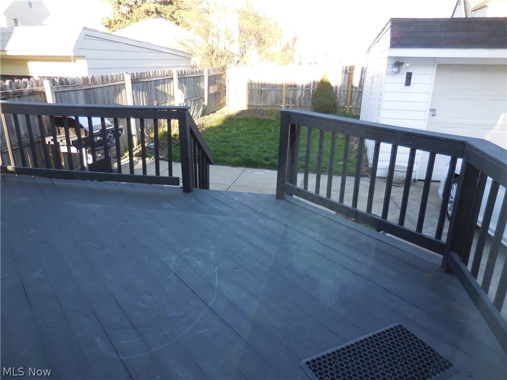 Utopia Beach 04 - Residential