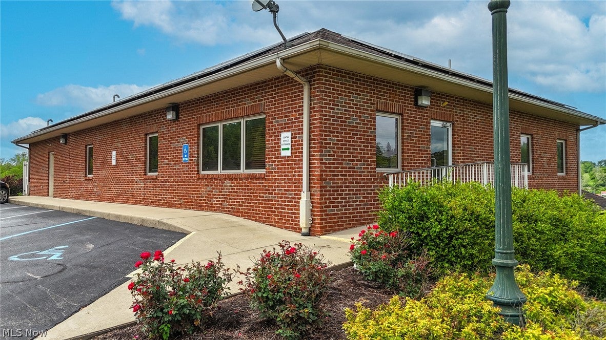 10 White Oak Professional Center