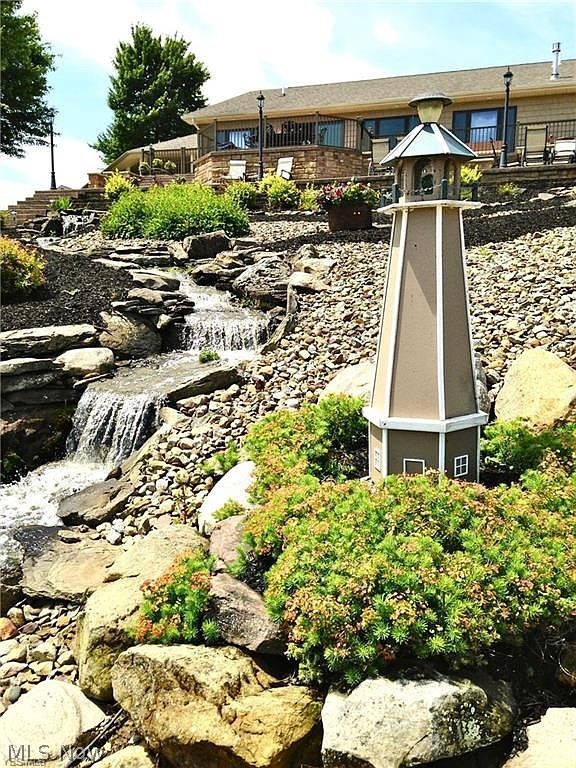 Roaming Rock 07 - Residential