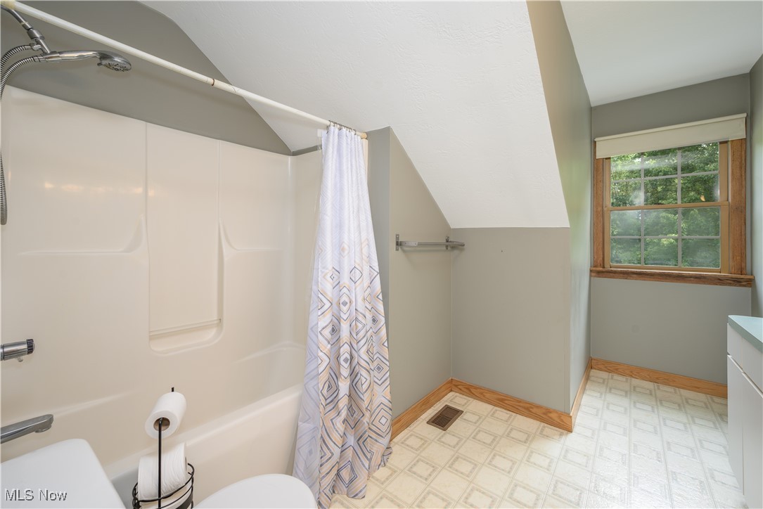 Rootstown, Ohio 44272, United States, 4 Bedrooms Bedrooms, ,4 BathroomsBathrooms,Residential,Active,188397