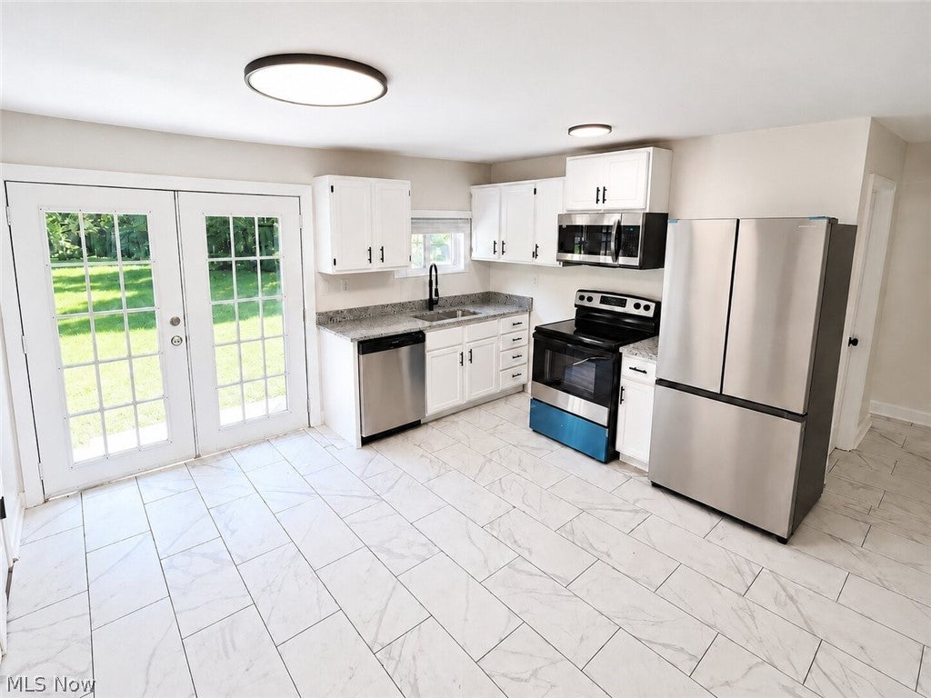 931 Crestline Drive
