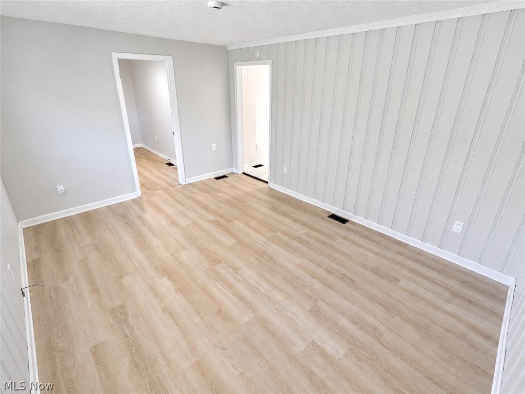 931 Crestline Drive