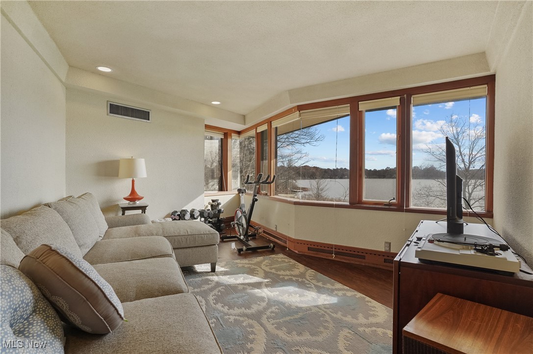 Beechwood Island - Residential