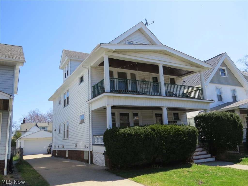 Fabulous Center-of-Lakewood First (1st) Floor Unit! Refinished Oak Floors! Neutral Decor! Generous Dimensions with Lots of Character & Natural Woodwork! Two (2) Spacious Bedrooms! Very Nice Kitchen with ALL Appliances ...even your own Washer and Dryer (in lower level)! Soooo Nice! You get the right side of the garage with an automatic remote. Grrreat front porch! Large Back yard! Newer Hi-Efficient Furnace AND Newer Central A/C!!! Wonderful place to call Home! Call Today! It's SO EZ2C!!!