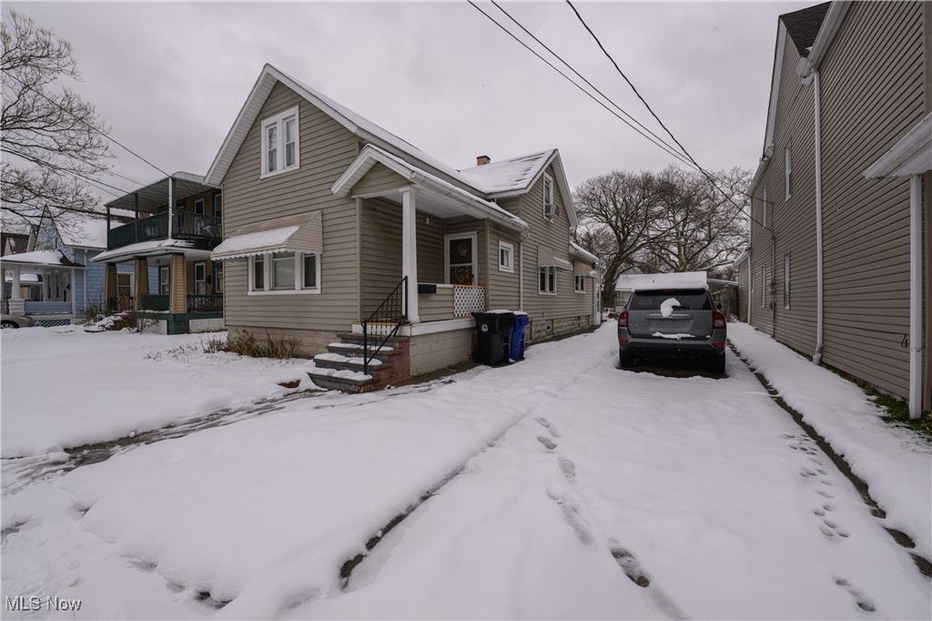 Photo of 3309 W 33rd Street, Cleveland, OH 44109 (MLS # 5176006)