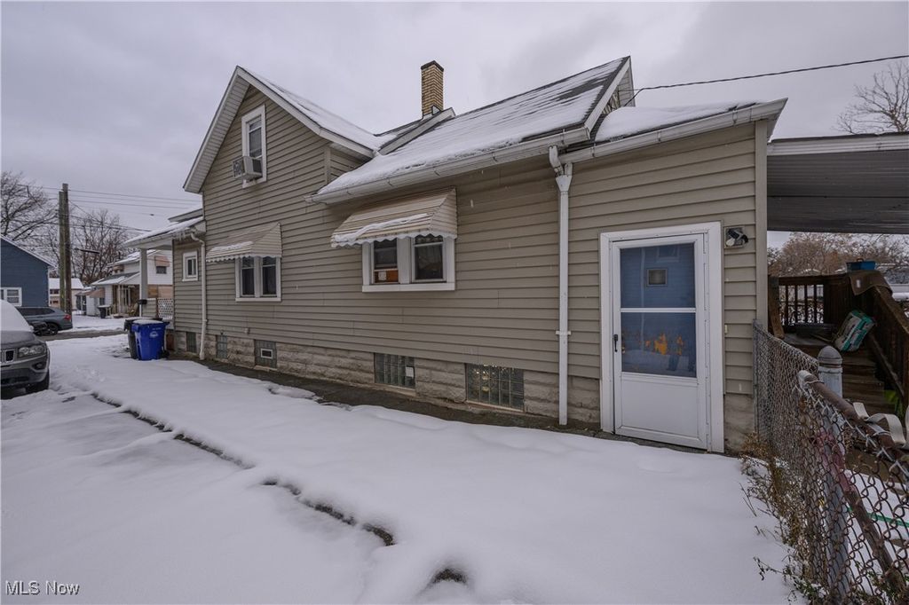 Photo of 3309 W 33rd Street, Cleveland, OH 44109 (MLS # 5176006)