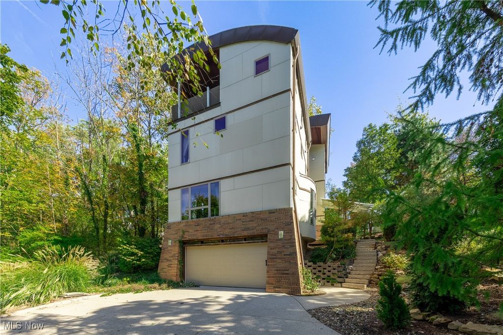 Photo of 2091 S Belvoir Boulevard, South Euclid, OH 44121 (MLS # 5164045)