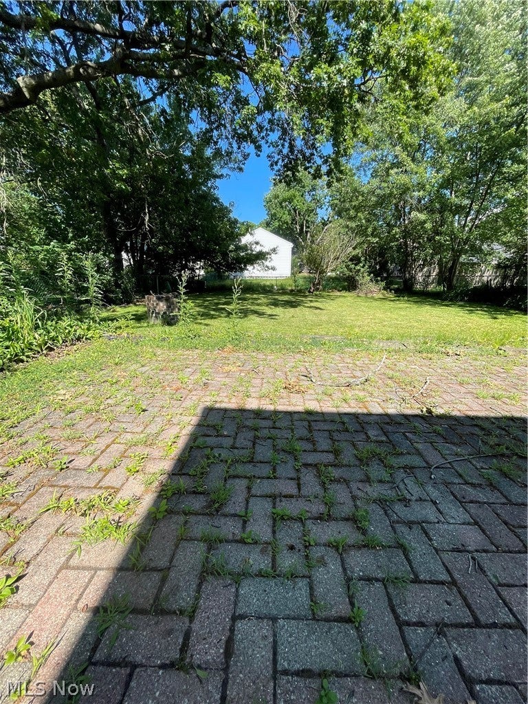 1663 Lyndhurst