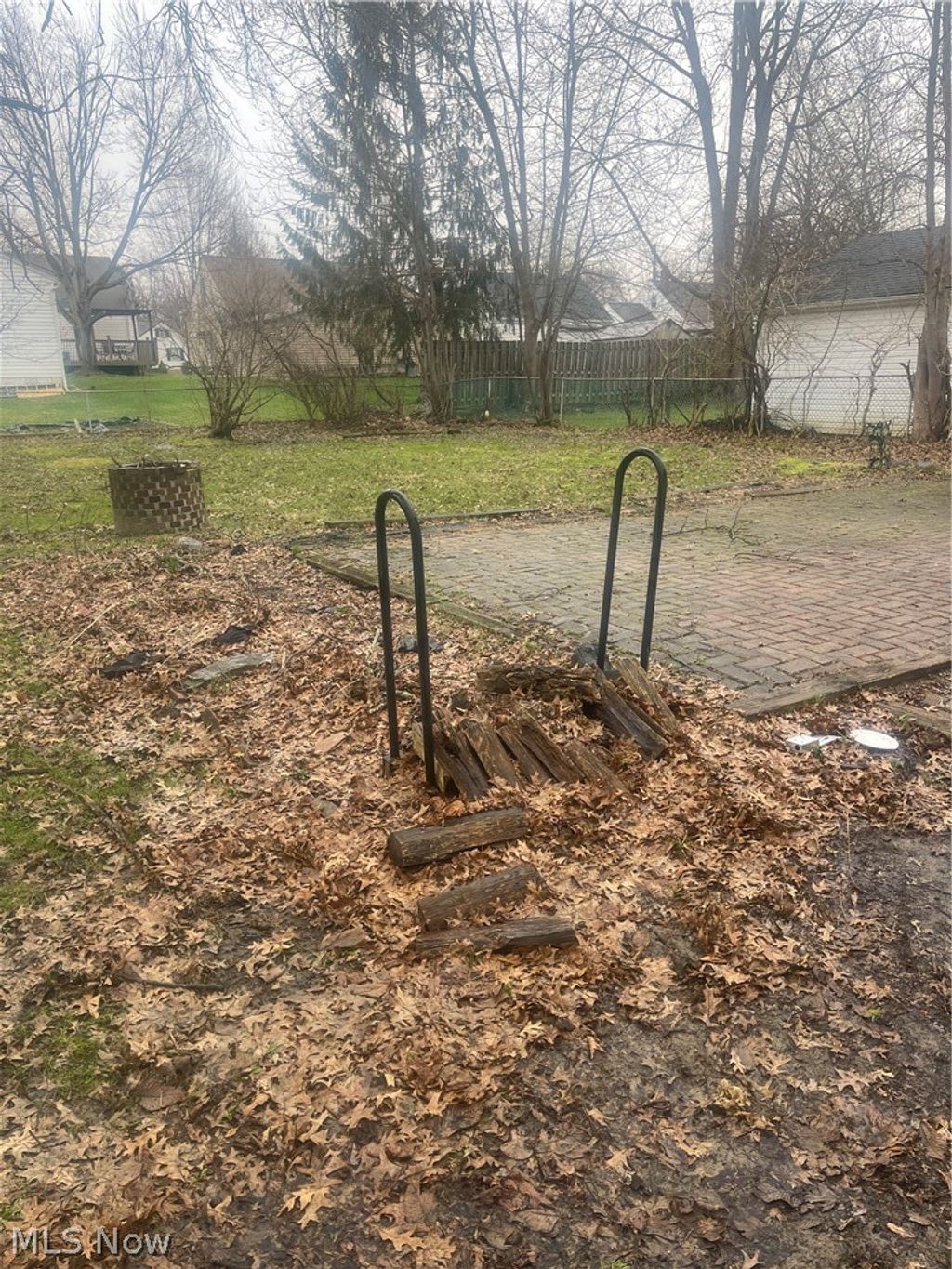 Photo of 1663 Lyndhurst Rd, Lyndhurst, OH 44124 (MLS # 5195065)