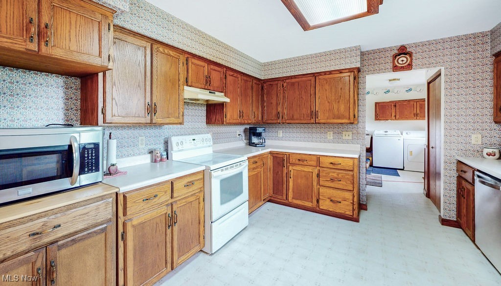 16000 Louisville Street, Homeworth, Ohio image 18