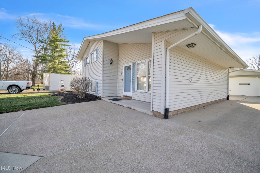 966 Roberts Street, Sheffield Lake, Ohio image 13