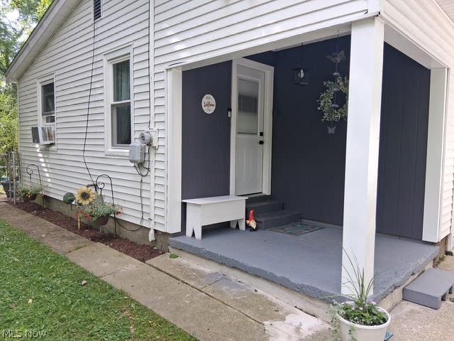 Photo of 906 Dora Lane, Aurora, OH 44202 (MLS # 5220606)