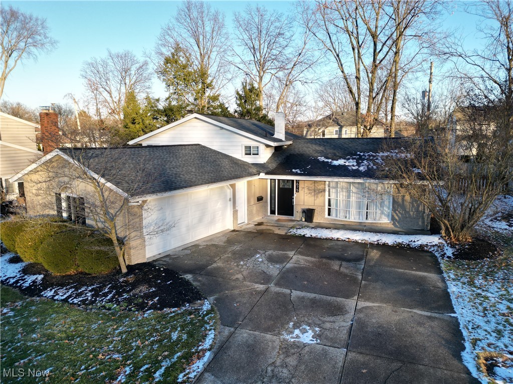 3675 Archwood Drive, Rocky River, Ohio image 1