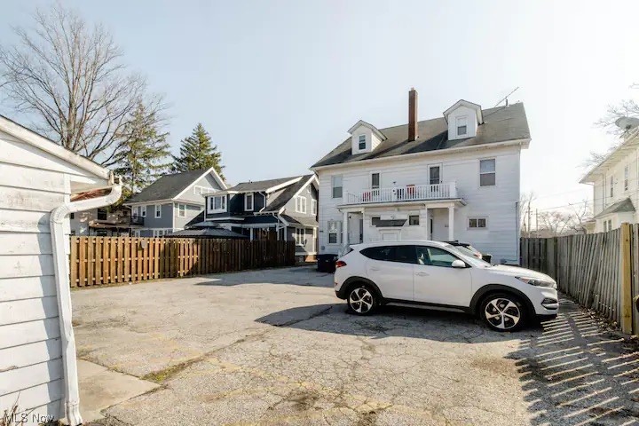 Lakewood Realty Cos Lakewood - Residential Income