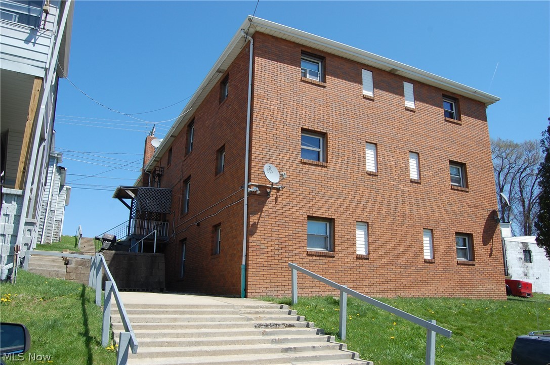 30 unit portfolio for sale. 3 separate locations consisting of 8 buildings. Mostly long term tenants. Some buildings have been remodeled and some need work.