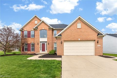 Homes For Sale - 136 Stonesthrow Drive<br/> Berea, OH 44017