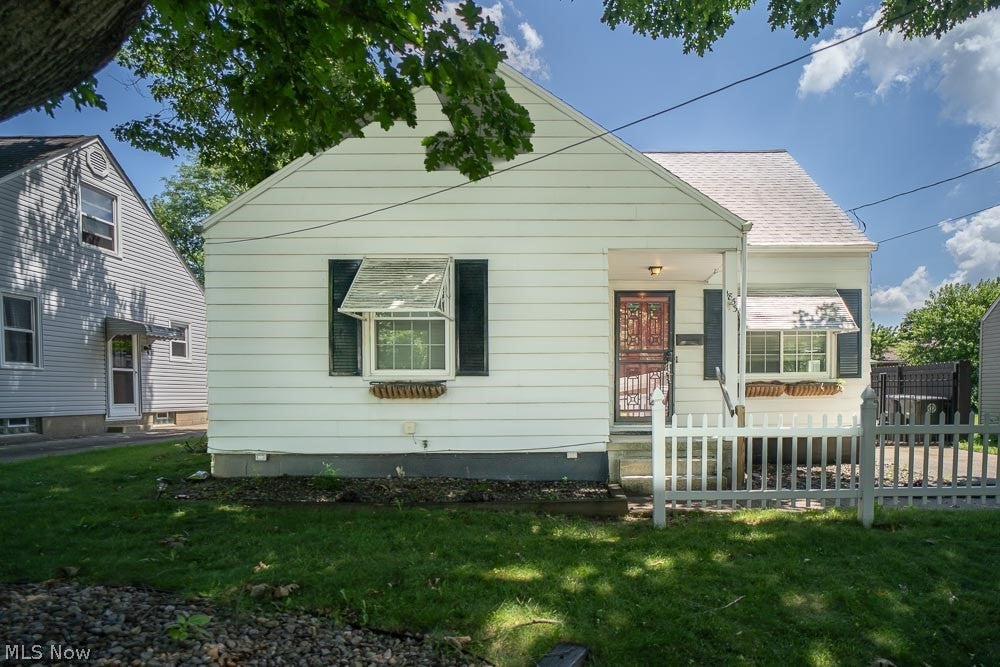 1853 Evergreen Avenue