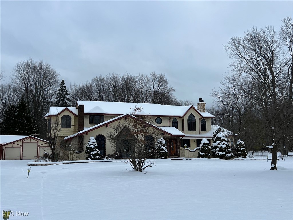 AUCTION PROPERTY. Home has been relisted for auction.
Endless possibilities with this unique home on over 2+ acres. A must see!!! 4 bedrooms, 3 full bathrooms. Large full basement great for entertaining. Large outbuilding with additional parking. Inground pool with fence. Large deck. Make this home today. Call for your private showing.
