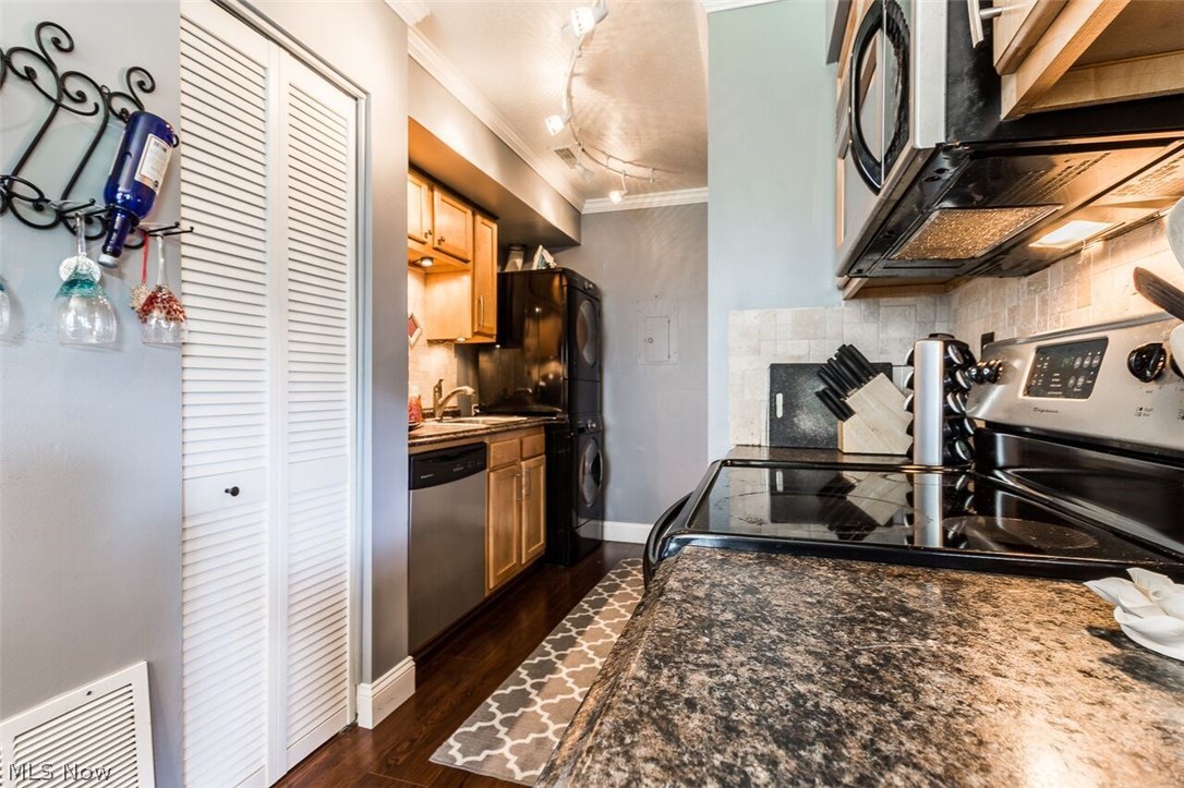 Country Club - Residential