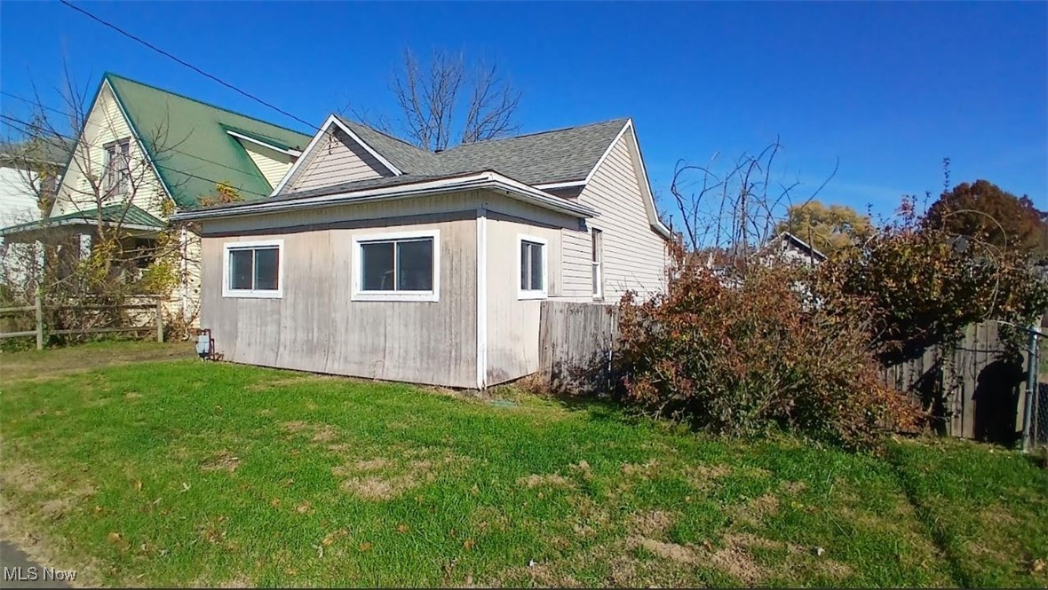 Parkersburg, West Virginia 26101, United States, 3 Bedrooms Bedrooms, ,1 BathroomBathrooms,Residential,Active,239690