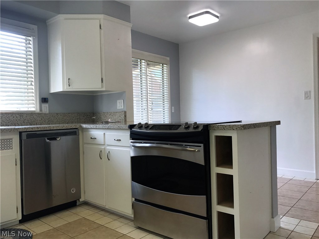 Van Sweringen Company's Sub 23 - Residential Lease