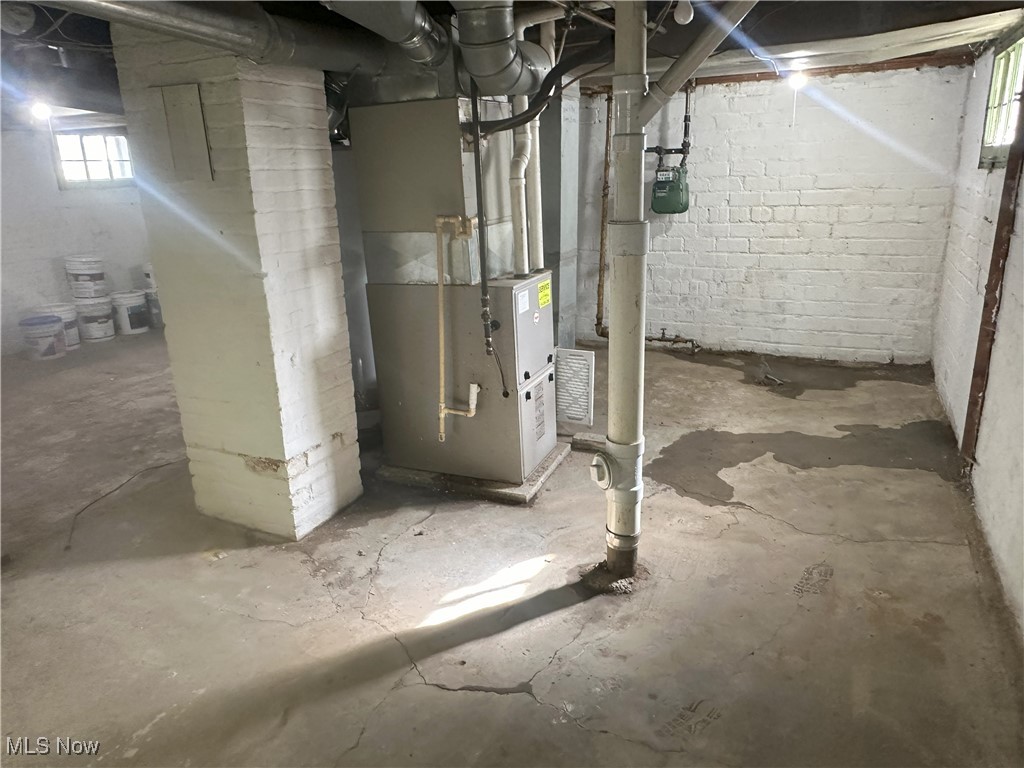 Cleveland, Ohio 44112, United States, 3 Bedrooms Bedrooms, ,1 BathroomBathrooms,Residential,Active,16873