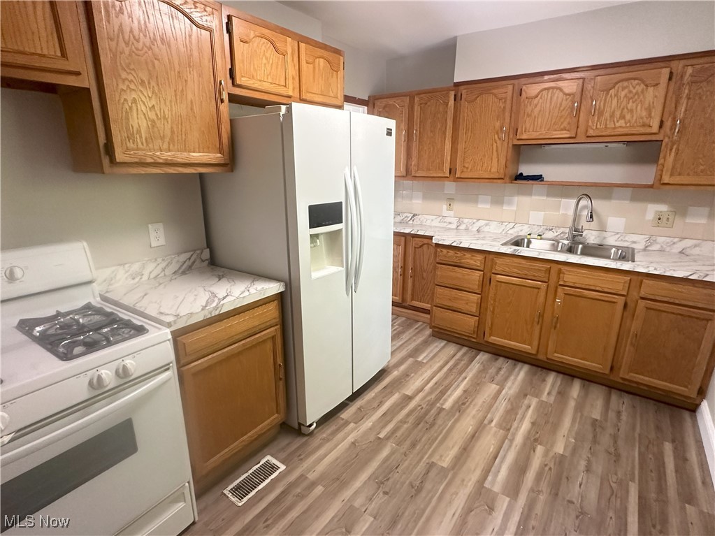 Cleveland, Ohio 44112, United States, 3 Bedrooms Bedrooms, ,1 BathroomBathrooms,Residential,Active,16873