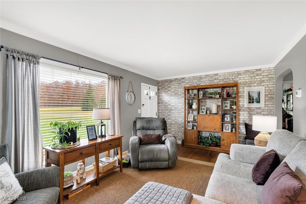 Photo of 2702 Bears Den Road, Youngstown, OH 44511 (MLS # 5174371)