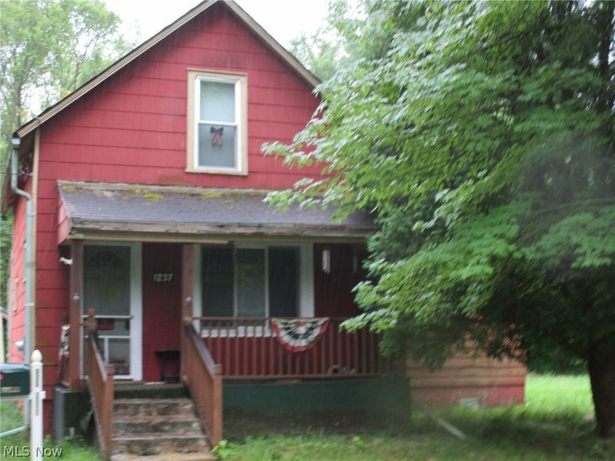 This is an estate sale.  The property is in poor condition.  Please sign and email in the "Hold Harmless" Agreement that is in the attachments.  The property consists of 3 parcels that are each 50 x 144 feet totaling 150 x 144.  The utilities are not on.  If showing please bring a flashlight and wear appropriate clothing especially heavy shoes or boots.  There is no toilet in the first floor bathroom and no sink in the kitchen.  There is also no hot water tank in the basement.  The floor plan consists of a Living Room, Dining Room, Kitchen, Family Room and Bedroom on the first floor.  Two additional Bedrooms and a Bathroom are on the second floor.  Please request an appointment through Showing Time before showing or walking the property.