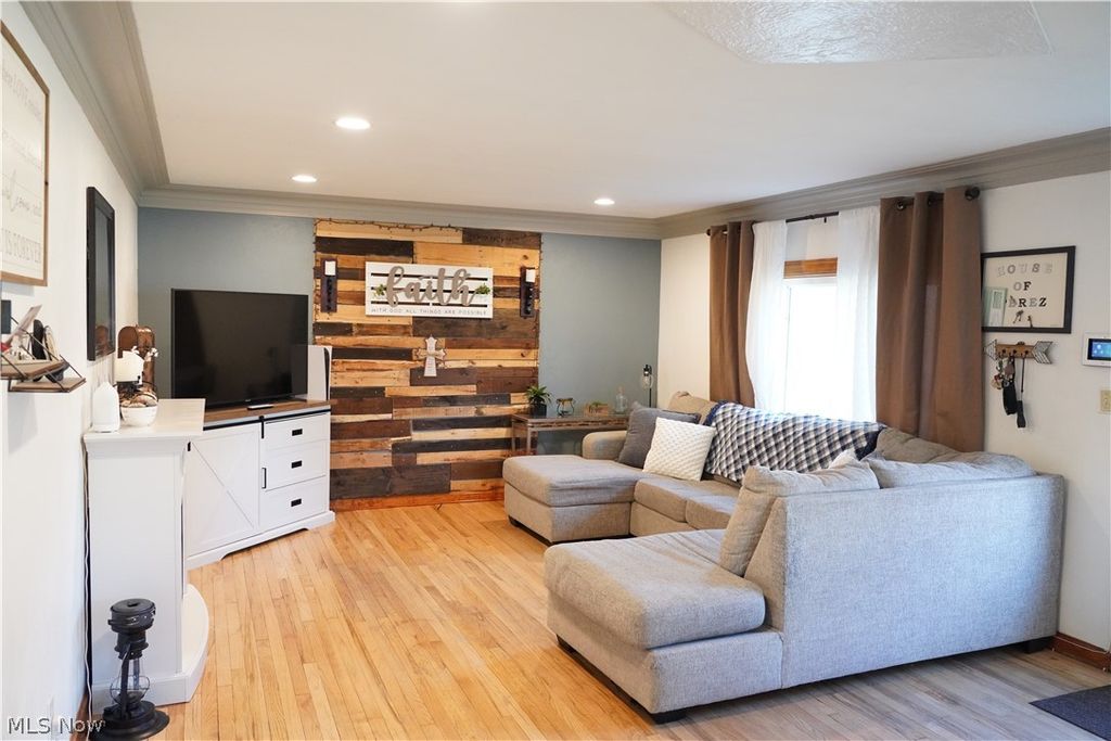 Photo of 4400 Dunton Road, Lorain, OH 44055 (MLS # 5188699)