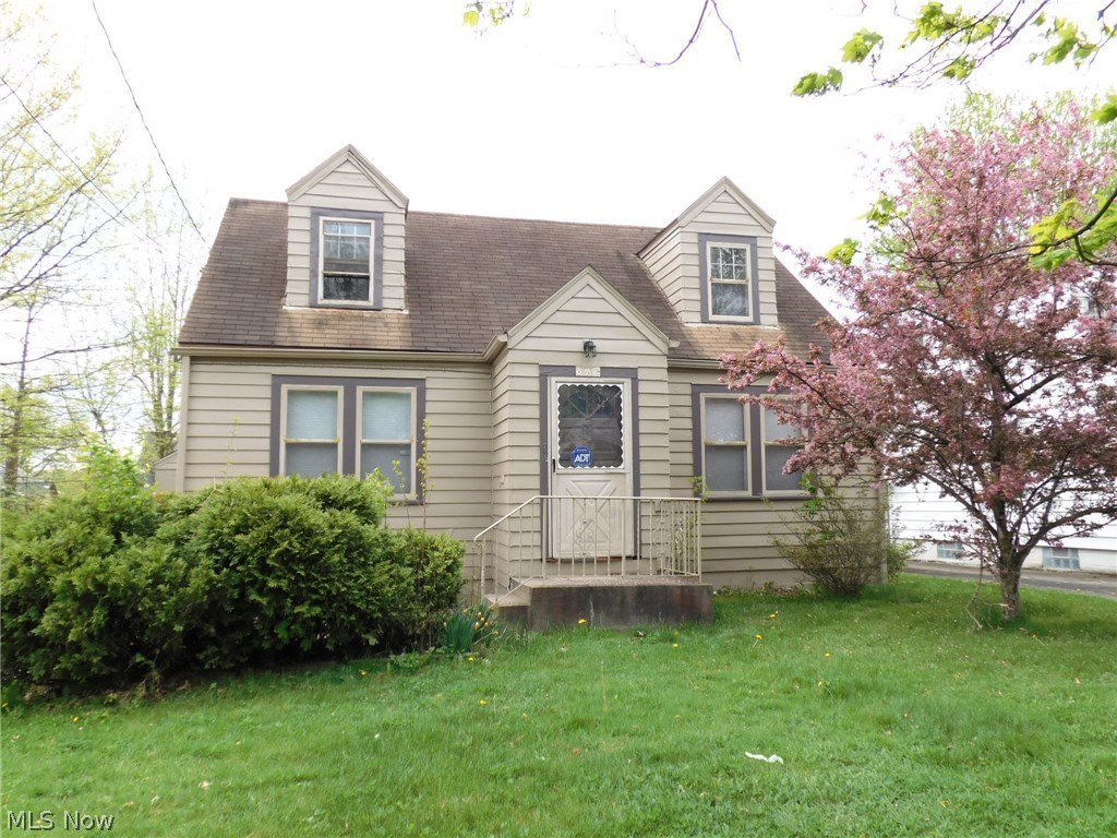 Available for rent is this 3 Bedroom/1 Bath house that is located in Youngstown and Accepts Section 8. Living room, dining room, full unfinished basement and a 1 car detached garage/carport. Monthly rent is $675.00 plus all utilities. Full deposit and first months rent is required. No smoking and no pets permitted. Youngstown City School District