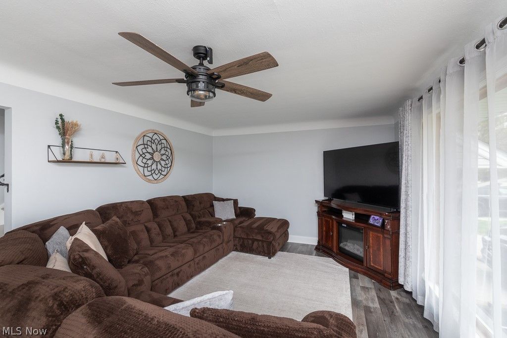 Photo of 3724 E Wallings Road, Broadview Heights, OH 44147 (MLS # 5204914)