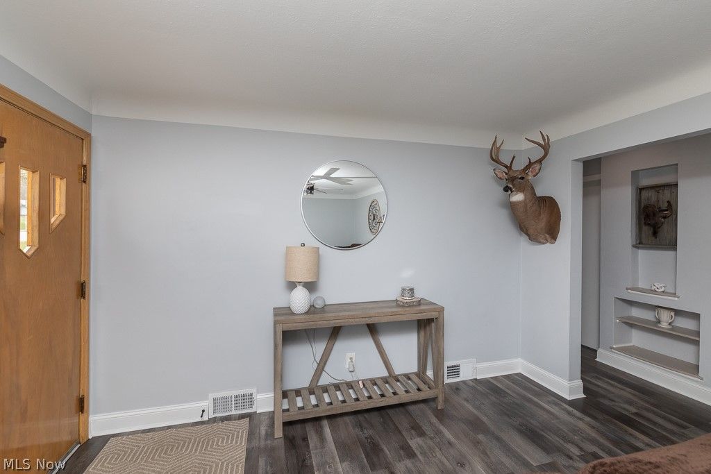 Photo of 3724 E Wallings Road, Broadview Heights, OH 44147 (MLS # 5204914)
