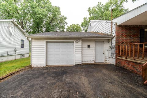 Tiny photo for 108 Fairlawn Avenue, Niles, OH 44446 (MLS # 5219786)