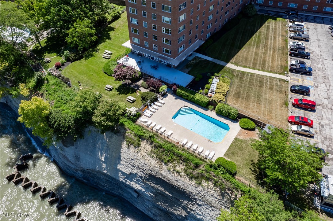 Lake House Condos - Residential