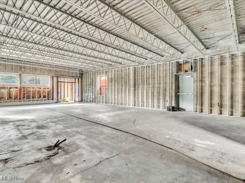 Springfield 04 - Commercial Sale