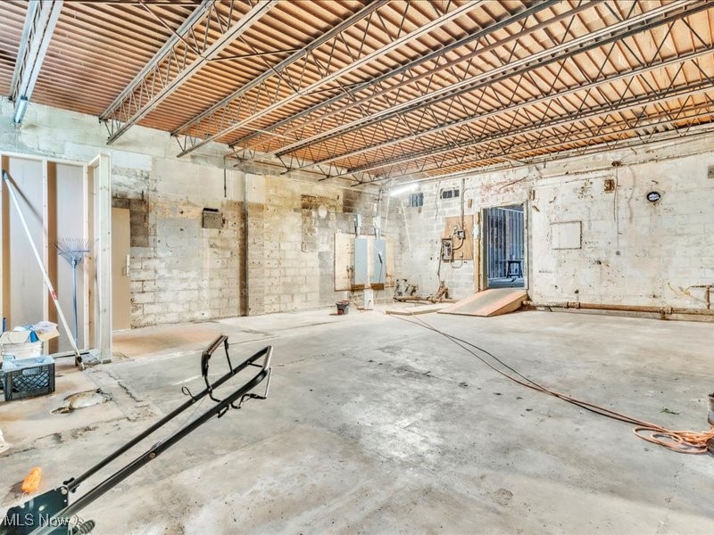 Springfield 04 - Commercial Sale