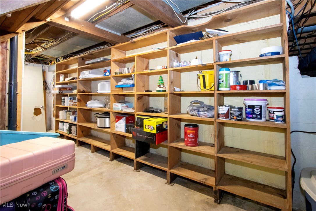 Wooster, Ohio 44691, United States, 3 Bedrooms Bedrooms, ,2 BathroomsBathrooms,Residential,Pending,203344