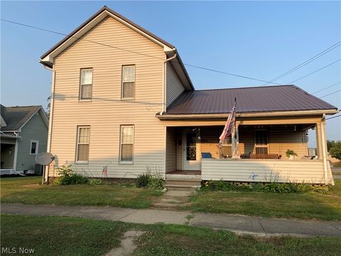 Homes For Sale - 353 S River Street<br/> Newcomerstown, OH 43832