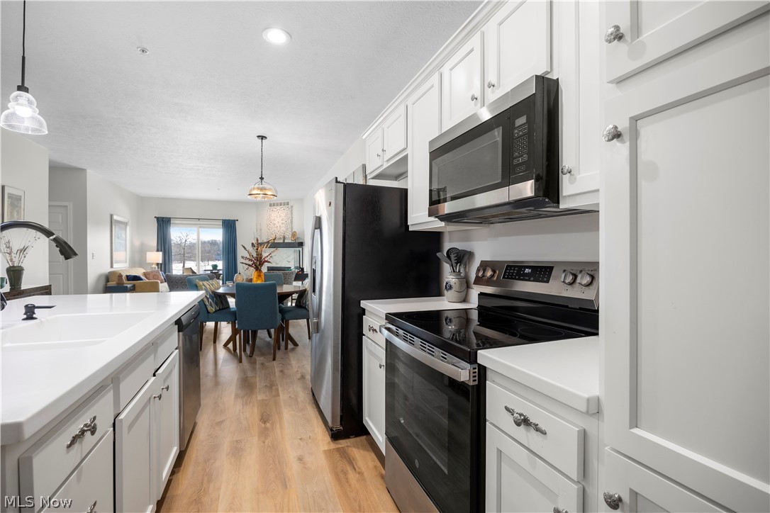 RESIDENCE ON THE GREEN - Residential