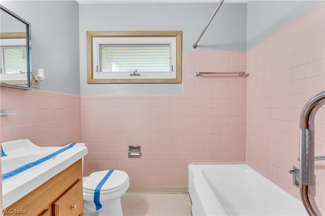 Idlewild-Beach-Pk 02 - Residential Lease