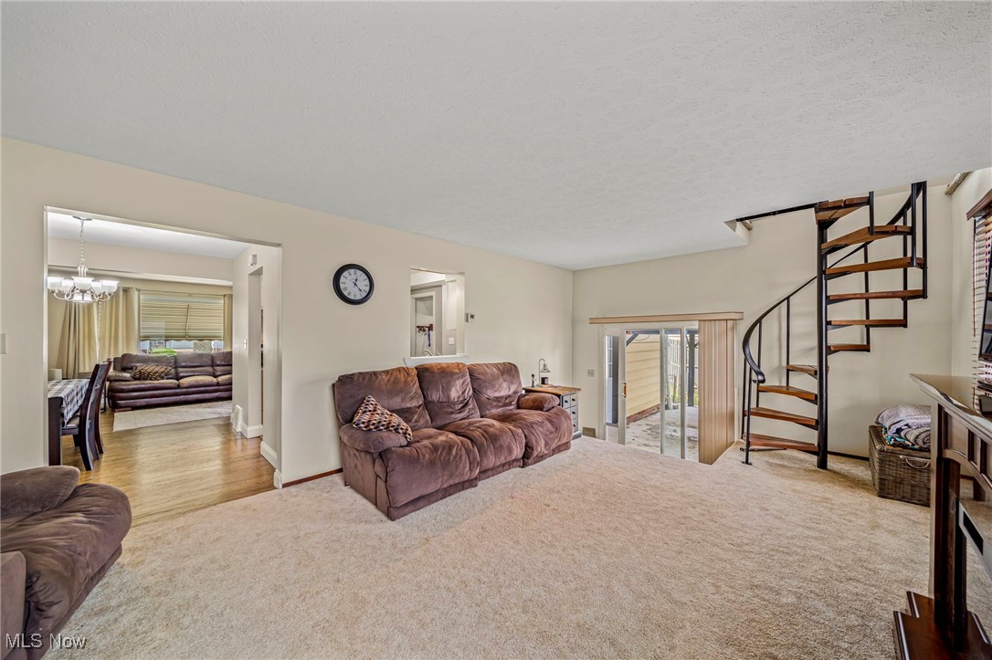 459 E 305th Street, Willowick, Ohio image 9