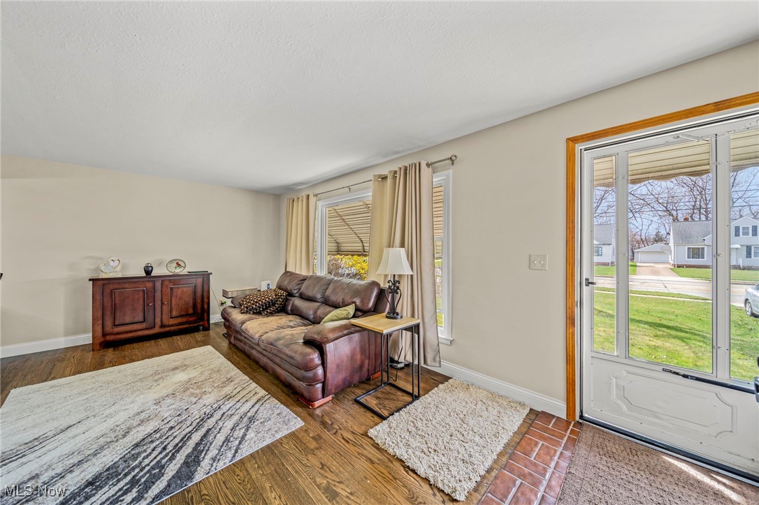 459 E 305th Street, Willowick, Ohio image 4