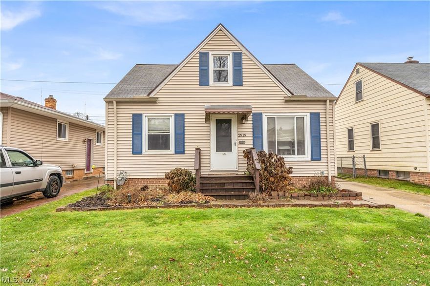 2919 Wellington Ave, Parma - Spacious 3 bed 2 bath single family home! //

$ 1545 rent / $ 1545 deposit //
$49 application fee per adult //
1-2 pets OK with approved PetScreening and PetFee.(Some breed restrictions apply per HUD guidelines). //
NO SMOKING //

1 time $169 non-refundable set up fee paid at lease signing //

$30/month required resident benefit package; can include personal property/liability insurance for an additional $5/month for $35/month total. //

All applicants are required to fill out a PetScreening application, found on our website directly on the application before being processed. Even if you have NO pets - this application must be filled out. One time, non-refundable pet fee of $200-500 per animal applies to all pets & must be paid prior to or when you pay your first month rent. (No fee for qualified assistance animals). //

Our application is processed through secure site: Findigs, and they require ID and income verification. Without this, your application will not be processed. They offer 24/7 chat support on their application directly if you have any questions. //

BEDROOMS: 3 //
BATHROOMS: 2 //
APPLIANCES PROVIDED: Fridge, stove, microwave, dishwasher, washer and dryer //
UTILITIES / RESIDENT RESPONSIBILITY: Residents are responsible for all utilities including: water/sewer/trash, gas & electric and are responsible to maintain lawn care, maintenance & snow removal. //

Serious inquiries only. //